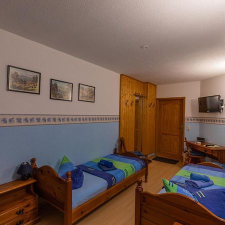 Pension Und Gaststaette Zur Knappenschaenke Thermalbad Wiesenbad Buitenkant foto