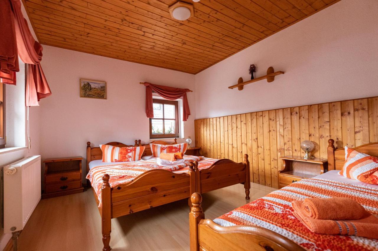 Pension Und Gaststaette Zur Knappenschaenke Thermalbad Wiesenbad Buitenkant foto