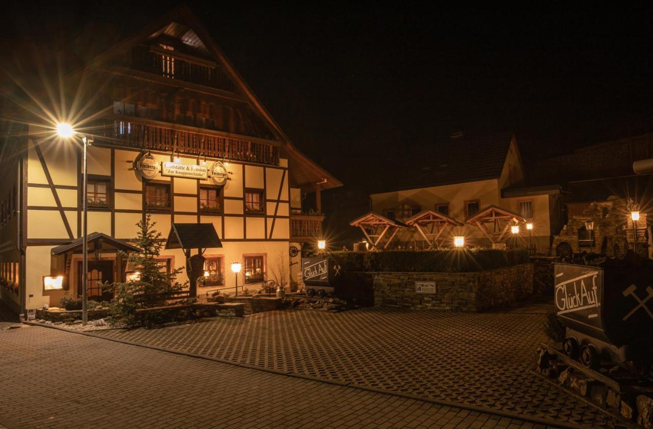 Pension Und Gaststaette Zur Knappenschaenke Thermalbad Wiesenbad Buitenkant foto