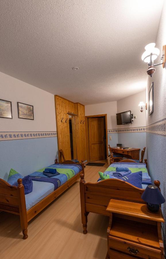 Pension Und Gaststaette Zur Knappenschaenke Thermalbad Wiesenbad Buitenkant foto